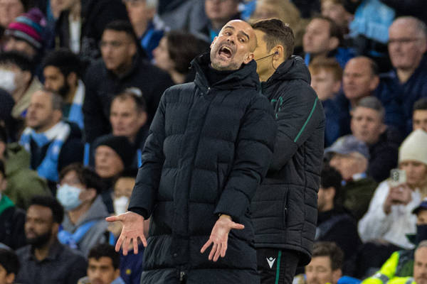 Pomocnik Manchesteru City wrócił do klubu "utyty". Guardiola nie dowierzał. "Nie jest w stanie trenować"