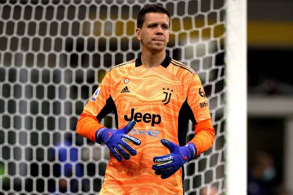 Szczęsny polecał polskiego bramkarza władzom Juventusu. Odpowiedzieli mu, że już się jednym interesują Szczęsny polecał polskiego bramkarza władzom Juventusu. Odpowiedzieli mu, że już się jednym interesują