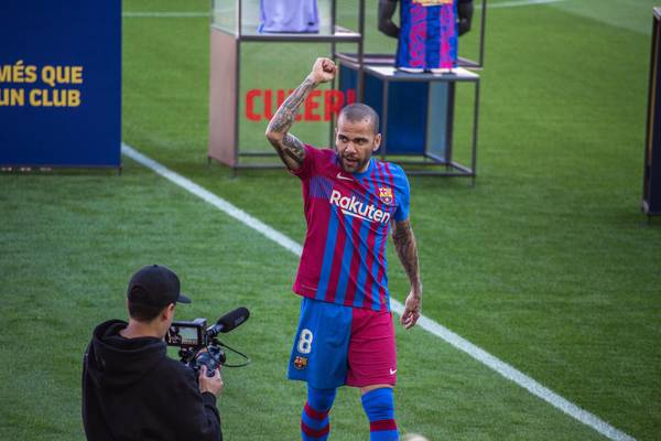 Dani Alves zagra z Rybusem? Konkretna odpowiedź