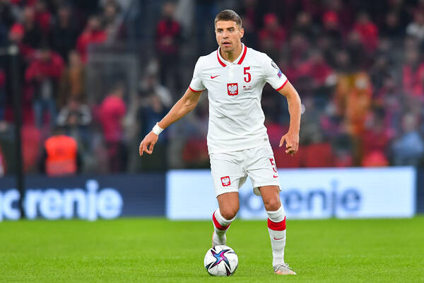 Steven Gerrard przywitał Jana Bednarka. Ważne słowa słynnego menedżera Steven Gerrard przywitał Jana Bednarka. Ważne słowa słynnego menedżera