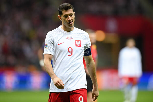 "Lewandowski sam sobie zgotował taki los". Jan Tomaszewski na ostro. "Guzik mnie obchodzi Barcelona"