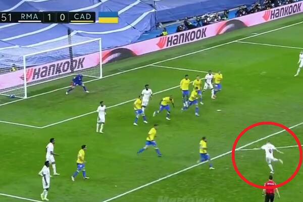 Toni Kroos odpalił rakietę! Cudowny wolej Niemca, Real Madryt nie daje uciec FC Barcelonie [WIDEO]
