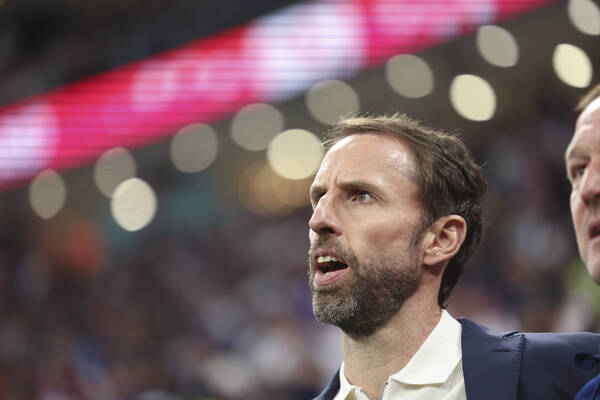 "To przeczy logice. On wychowywał piłkarzy". Southgate broni reprezentanta. Kibice go wygwizdują