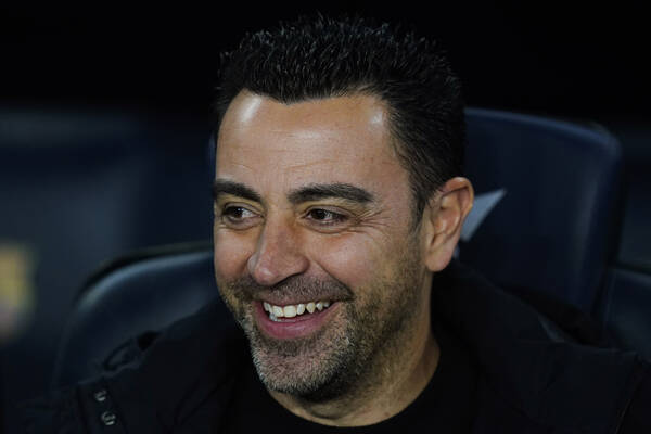 "Na tej pozycji jest jednym z trzech najlepszych na świecie". Xavi rozpływa się nad piłkarzem FC Barcelony
