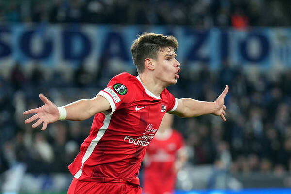 Lazio dalej od ćwierćfinału Ligi Konferencji! Włosi zaskoczeni przez AZ Alkmaar [WIDEO]