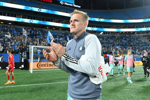 "Atmosfera jest świetna. Nie trzeba nic oczyszczać". Karol Świderski odniósł się do wywiadu Lewandowskiego 