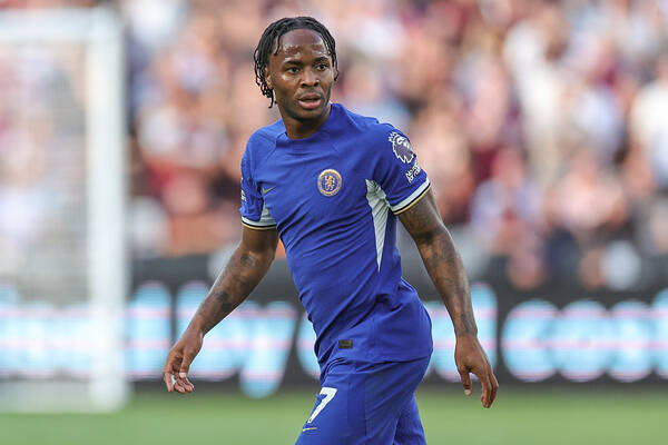 Raheem Sterling dokonał niespodziewanej zmiany, naraził się kibicom. "Więcej fryzur niż goli" [ZDJĘCIE]