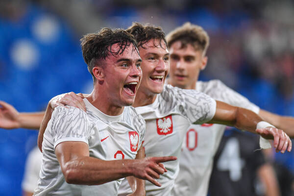 Są powołania do kadry U21. Dwóch piłkarzy "zrzuconych" do młodzieżówki, jest zaskoczenie Są powołania do kadry U21. Dwóch piłkarzy "zrzuconych" do młodzieżówki, jest zaskoczenie