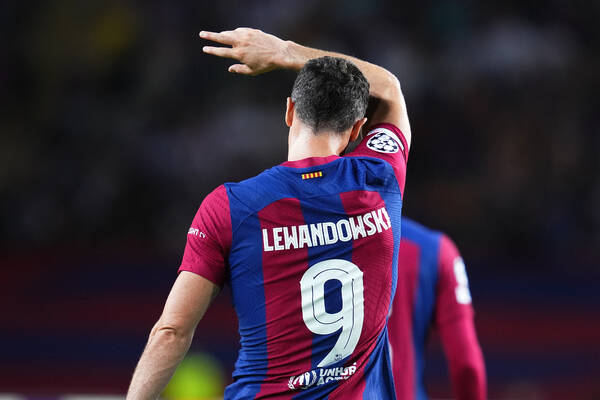 Robert Lewandowski rozpłakał się po decyzji Xaviego! Katalońskie media ujawniły reakcję napastnika Barcelony