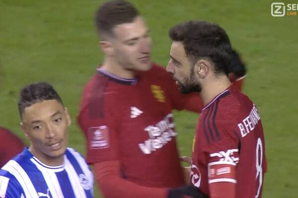 Bruno Fernandes po bramce na 2:0 w meczu Wigan - Manchester United