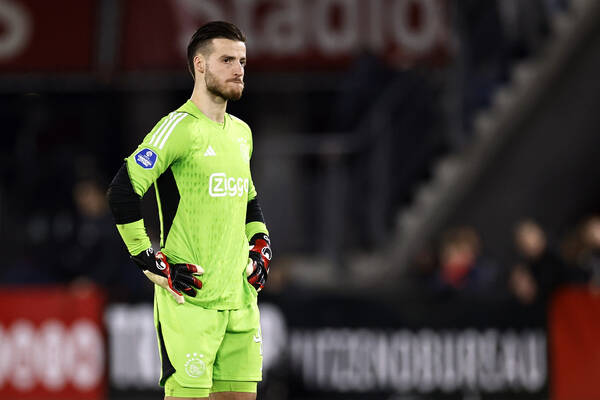 Chelsea i Manchester United zainteresowane nowym bramkarzem. Bacznie śledzą jego rozwój