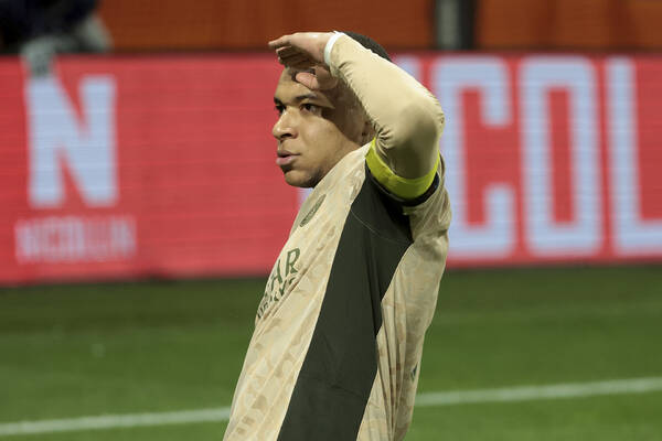 Włodarz Manchesteru United poruszył temat transferu Kyliana Mbappe. Znamy plany "Czerwonych Diabłów"