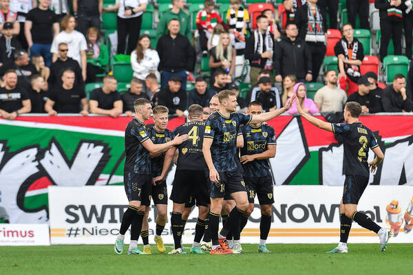 Zagłębie Sosnowiec tonie. GKS Katowice poważnie powalczy o awans, miazga na boisku [WIDEO]