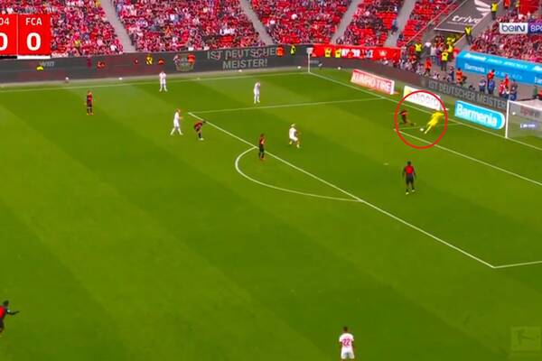 Niepokonani! Bayer zwieńczył niezwykły sezon, koszmarny błąd bramkarza [WIDEO]
