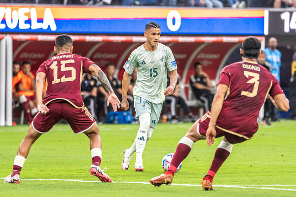 Sensacyjne rozstrzygnięcia w Copa America! Znamy kolejnych ćwierćfinalistów [WIDEO]