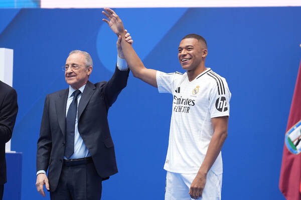 Perez uparł się i stworzył problem? Zaskakujące informacje o transferze Mbappe