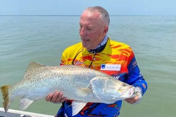 Wpadł do rzeki pełnej rekinów. Legenda otarła się o śmierć