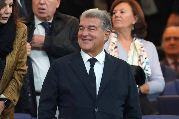 Laporta wparował na spotkanie piłkarzy Barcelony. Interesował go Lewandowski
