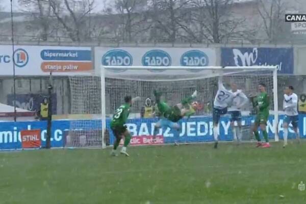 Spektakularny gol nożycami! Ależ strzał gracza Śląska [WIDEO]