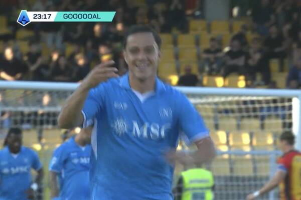 Trzy kroki od nieśmiertelności! Gol z wolnego przybliżył do Scudetto [WIDEO]