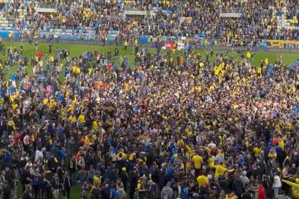 Szaleństwo w Gdyni. Tak Arka świętuje awans do Ekstraklasy [WIDEO]