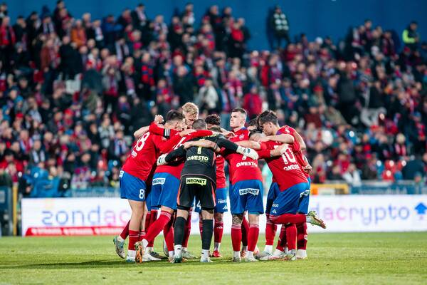 Raków Częstochowa - Jagiellonia Białystok: typy i kursy (10.05.2025)