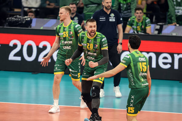 Warta Zawiercie w finale Ligi Mistrzów! Niezwykły dreszczowiec, od 0:2 do 3:2 [WIDEO]
