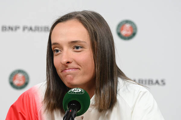 Afera na Roland Garros. Świątek jedno, rywalki drugie