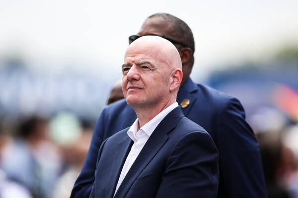 FIFA szuka widzów na KMŚ. Chce sztucznie zapełnić stadion