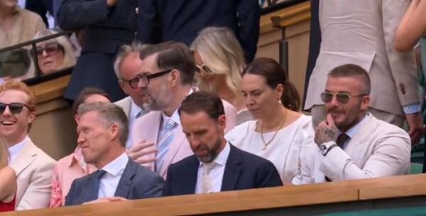 Legenda angielskiej piłki na Wimbledonie. Nie zgadniecie, z kim [WIDEO]