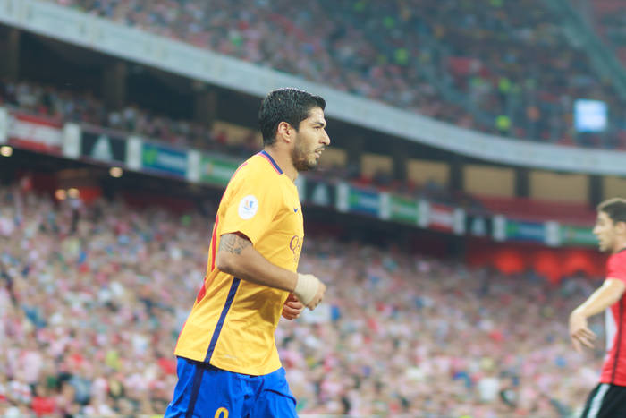 Trzy bramki Suareza w wygranym meczu Barcelony