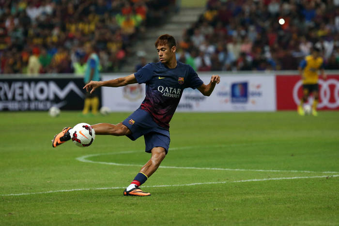 Barcelona wygrywa, niezwykły gol Neymara [video]