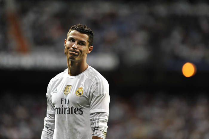 Ronaldo zawieszony na pięć spotkań za popchnięcie sędziego podczas meczu z Barceloną o Superpuchar Hiszpanii