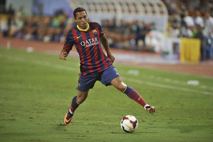 Adriano: Barcelona zablokowała moje odejście