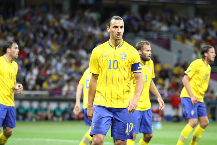 Szwecja i Ukraina jadą na Euro, piękny gol Zlatana [video]