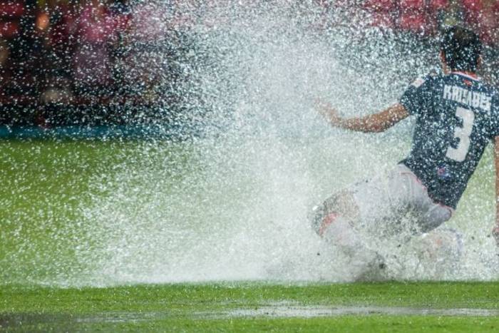 Anglia: Przełożono mecz z powodu deszczu