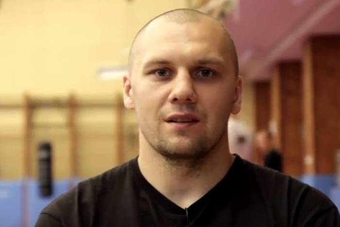 Krzysztof Głowacki wrócił na ring i nie dał szans swojemu rywalowi, wygrywając przez nokaut techniczny