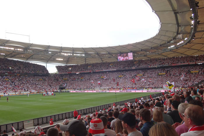 Stuttgart utrzymał się w Bundeslidze! FC Koeln zagra w Lidze Konferencji Europy [WIDEO]