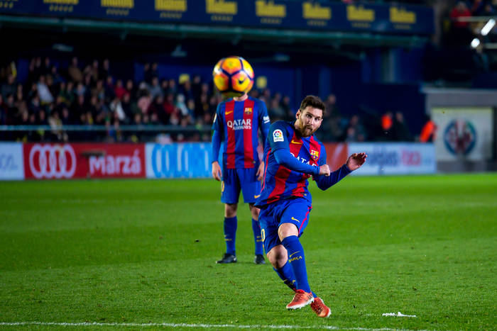 OFICJALNIE: Lionel Messi na dłużej w Barcelonie. Właśnie przedłużył kontrakt