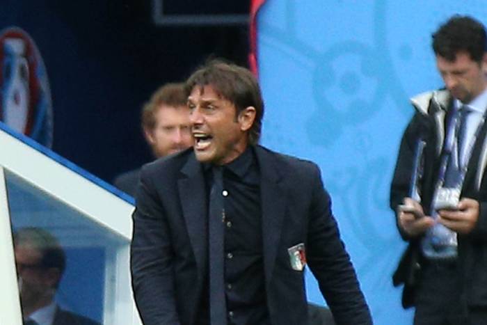 Angielskie media: Conte sfrustrowany. Wścieka się na działaczy Chelsea Angielskie media: Conte sfrustrowany. Wścieka się na działaczy Chelsea