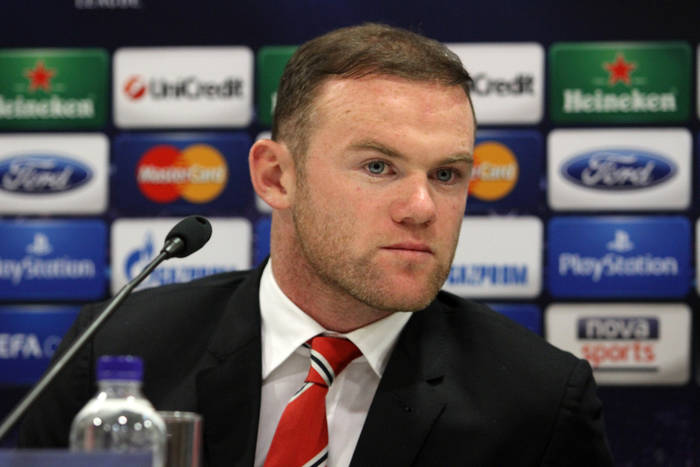 Van Gaal broni Rooneya