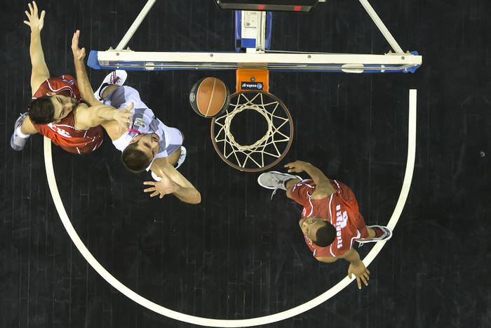 NBA: Rekord Warriors, Rockets w playoffs, 60 punktów Bryanta!