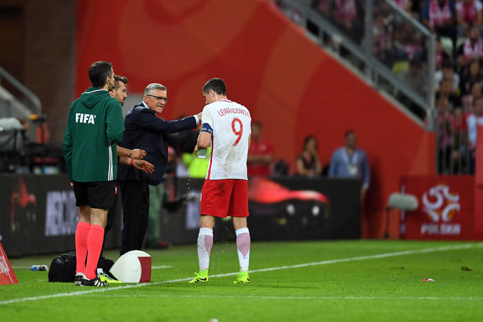 Szwajcarskie media: Lewandowski w tej chwili to najsłabsze ogniwo Polski