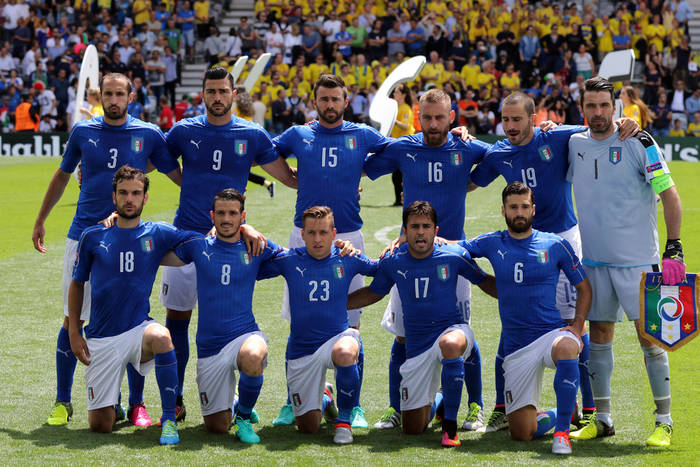 Włosi prowadzą, Hiszpanie walczą o pozostanie w turnieju [VIDEO]