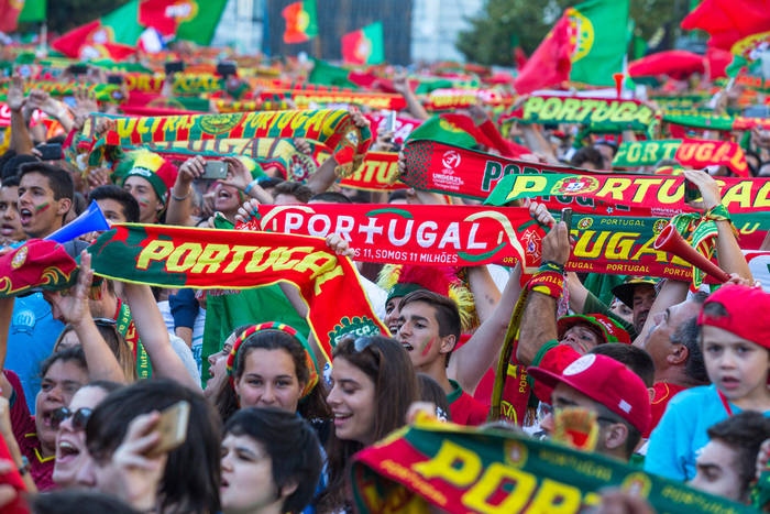 Szaleństwo w Lizbonie. Mistrzowie Europy powitani przez tłumy kibiców [VIDEO]