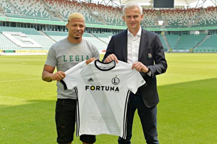Legia pozbyła się niewypału transferowego. Piłkarz sprzedany do Portugalii