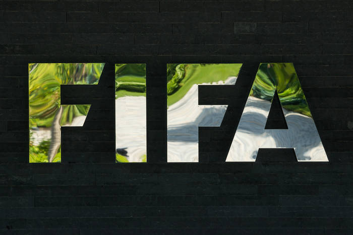 FIFA sprawdzi system powtórek dla sędziów. Testy podczas meczu Włochy - Francja