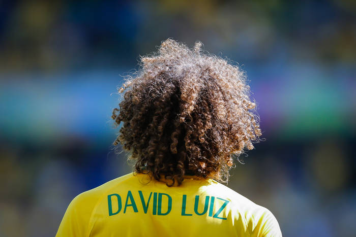 Conte: David Luiz to dla mnie środkowy obrońca i tam będzie grał