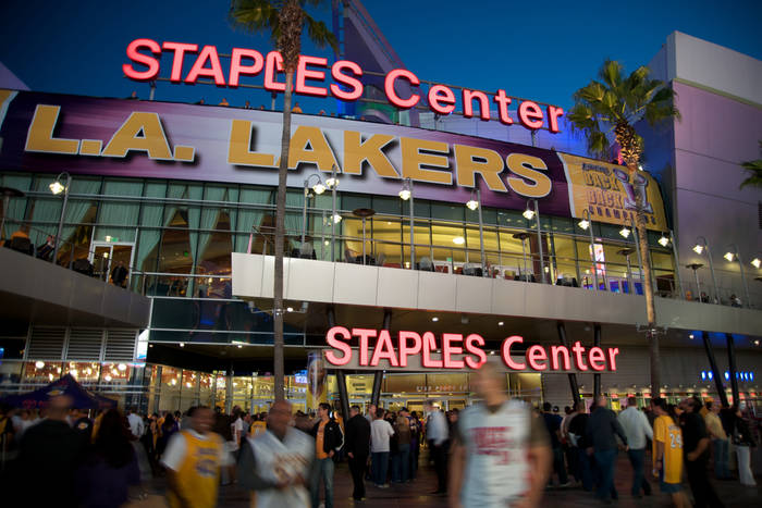 NBA: Lakers pokonali Suns, pierwsza wygrana Mavericks