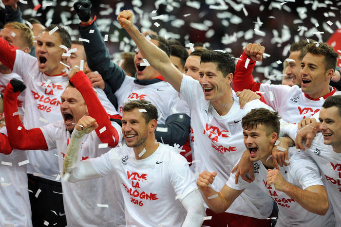 Dwóch Polaków nominowanych do Drużyny Roku wg UEFA